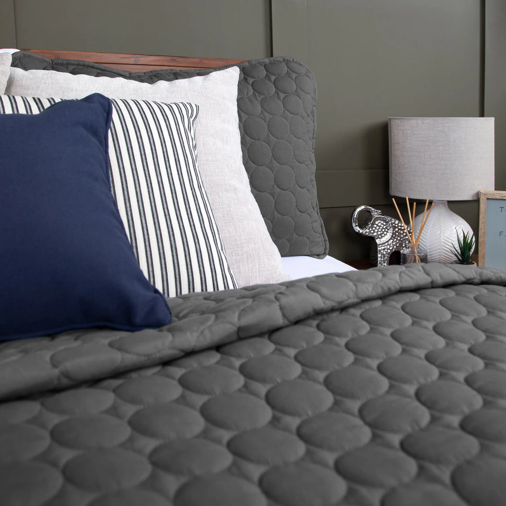 Circles Classic Quilt Set, Slate