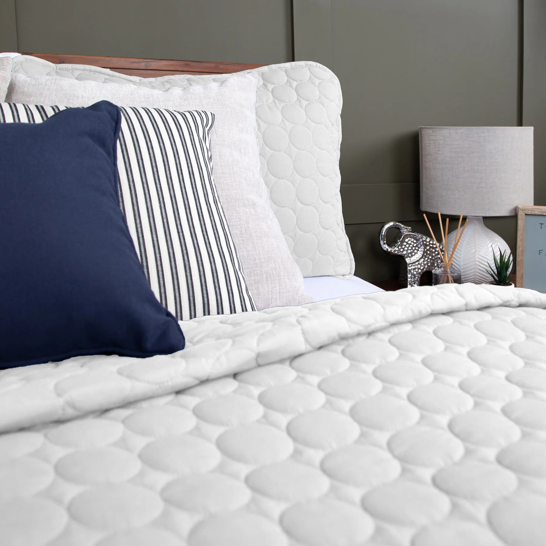 Circles Classic Quilt Set, Taupe