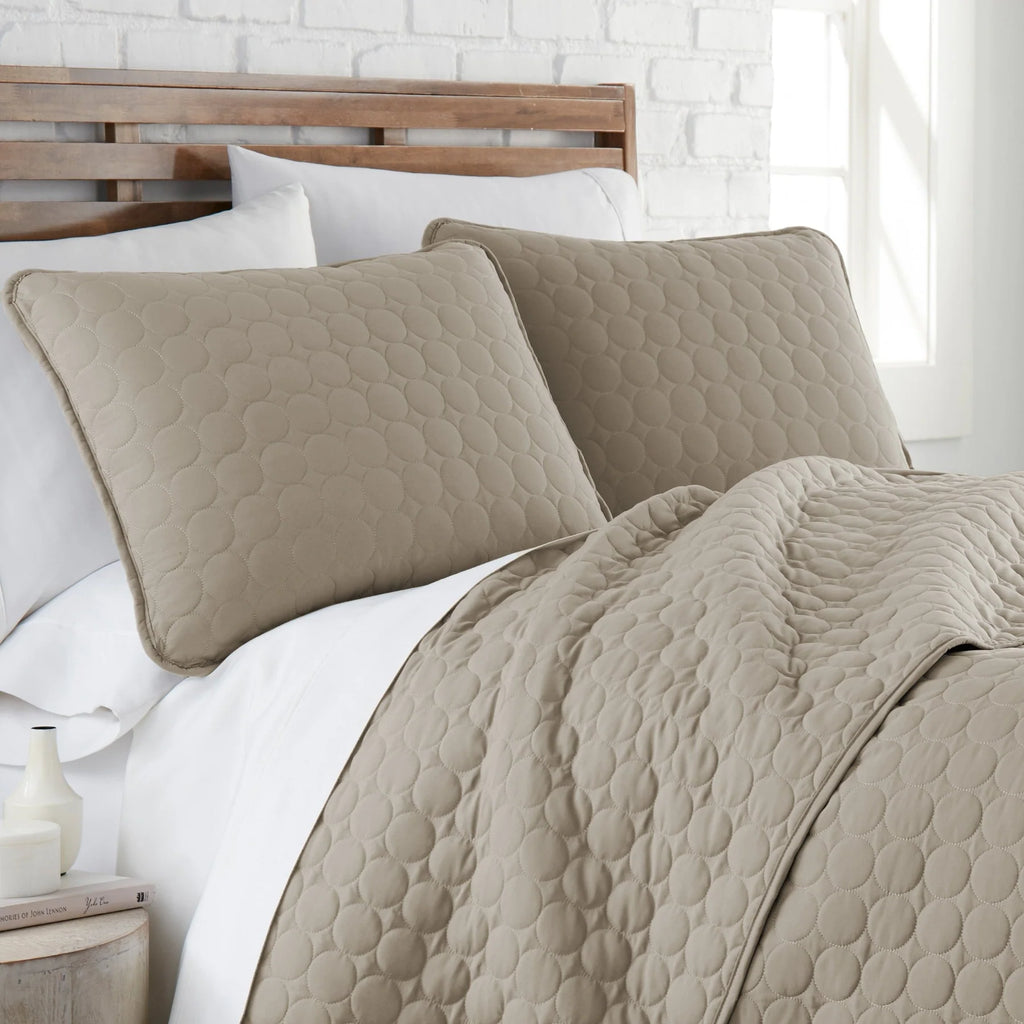 Circles Classic Quilt Set, Taupe