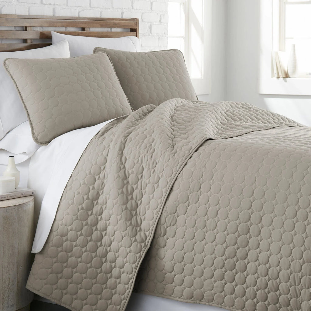 Circles Classic Quilt Set, Taupe